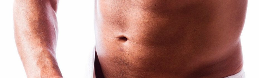 Gizon batek zakila handitzen du huts-ponpa batekin